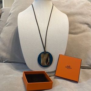 Hermes horn lacquer pendant necklace green brown